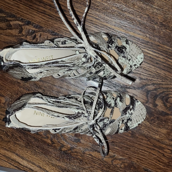 🤎Nine West Ambroseo Lace Up Sandals🤎Size 8.5 - Picture 8 of 12